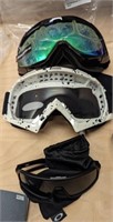 LOT OF SKI GOGGLES