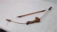 Toy bow with arrows