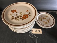 12 Plates and 3 Saucers Stoneland Collection