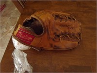 Rawlings Trap-Eze Glove and Baseball