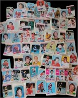 LOT OF VINTAGE HOCKEY CARDS