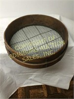 ANTIQUE ROUND WOOD AND METAL STRAINER