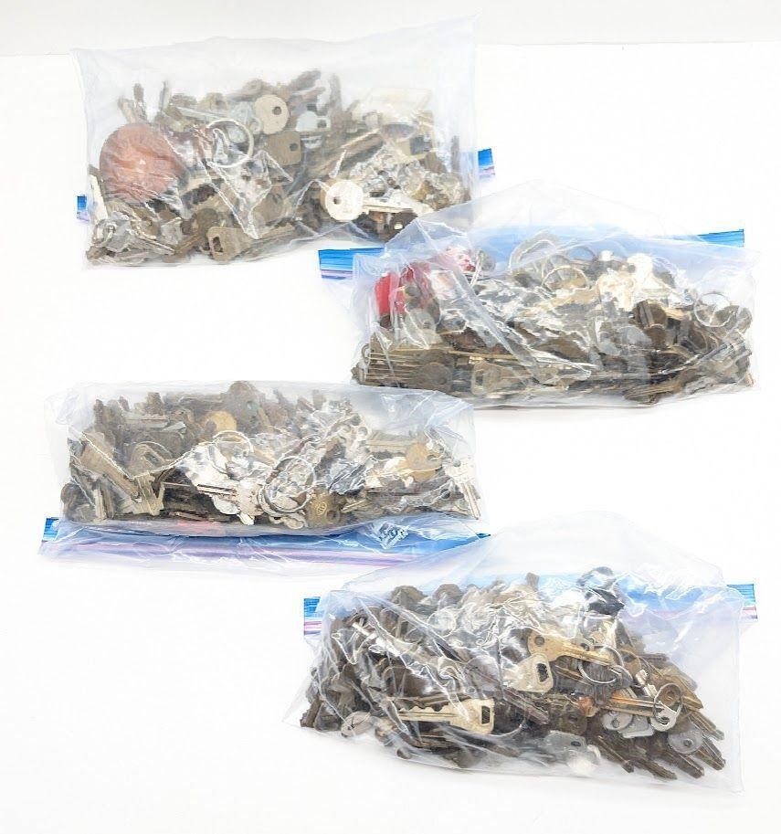 Huge Lot Of Mixed Brass etc. Keys 15 LBs