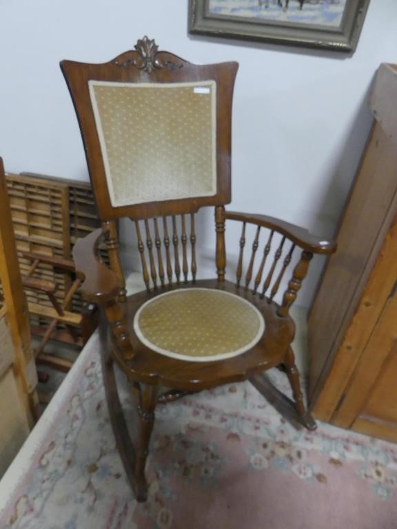 ANTIQUE OAK ARMED ROCKER