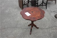 DAINTY OCCASIONAL TABLE 21X24