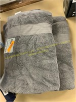 2 Purely indulgent bath towels