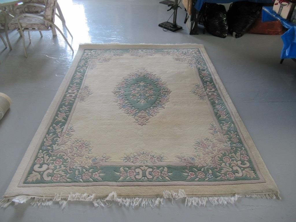 RUG - 6'X8' WOOL CARPET  - BEIGE & GREEN