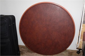 Round Folding Card Table - good condition