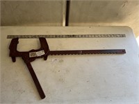 Red D Rod Fence Stretcher