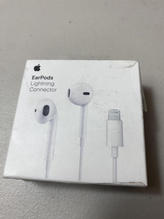 Apple Earpods with lightning connector