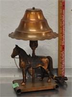 Metal horse themed table lamp, tested