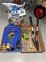 Assorted gardening incl. collapsible hose, ...