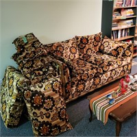 B556 Funky early 70s Flower pattern love seat