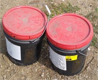 5 gallon bucket of hydraulic oil