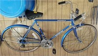 SCHWINN SUBURBAN BOYS BICYCLE