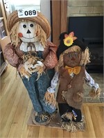 STANDING SCARECROWS