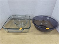 Vintage Pyrex bowl and bakeware