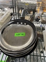 LOT: 8-9" Aluminum Frying Pans