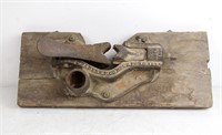 Antique Cast Trahern P Co. Windmill Pipe Vise 1880