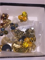 MOSTLY SIGNED VINTAGE EARRINGS, CARNEGIE, TRIFARI,