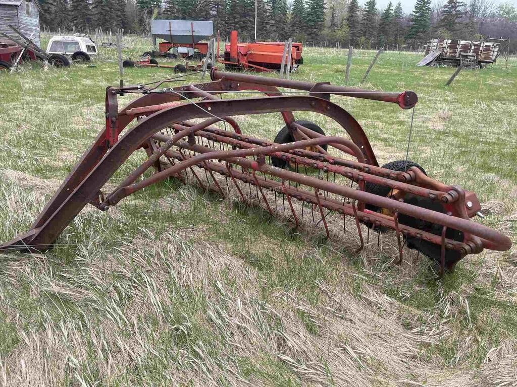 Massey Ferguson Side Delivery Rake *O/S