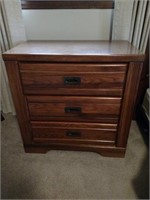 Small Chest of Drawers/Night Stand