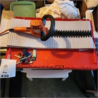 Black and Decker hedge trimmer, powers on