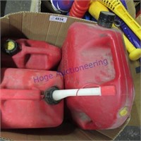 Set of 3 plastic gas cans
