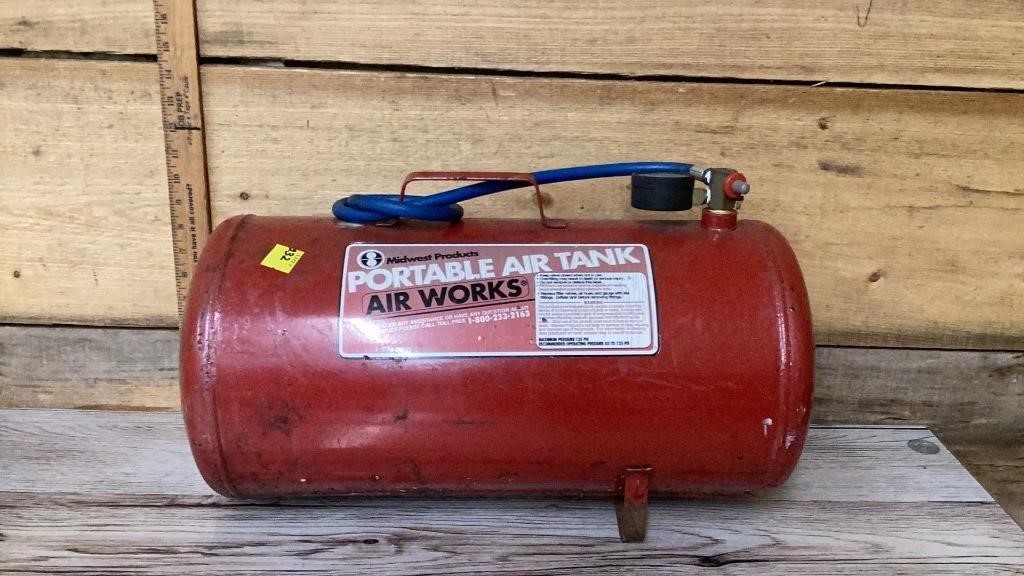 Portable air tank