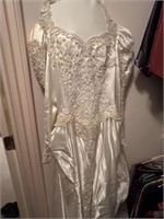 Sz12 Heavily Beaded Wedding Gown