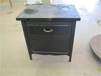 Metal cabinet w/drawer