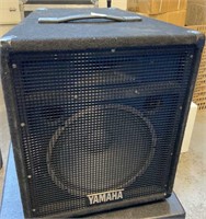 Yamaha speaker 21x17in