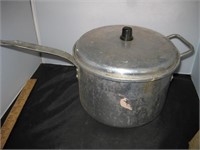 Vtg 6 Qt Mirro Aluminum Pot w/ Lid