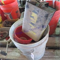 BUCKET- OIL CAN, C CLAMP, JD CAN