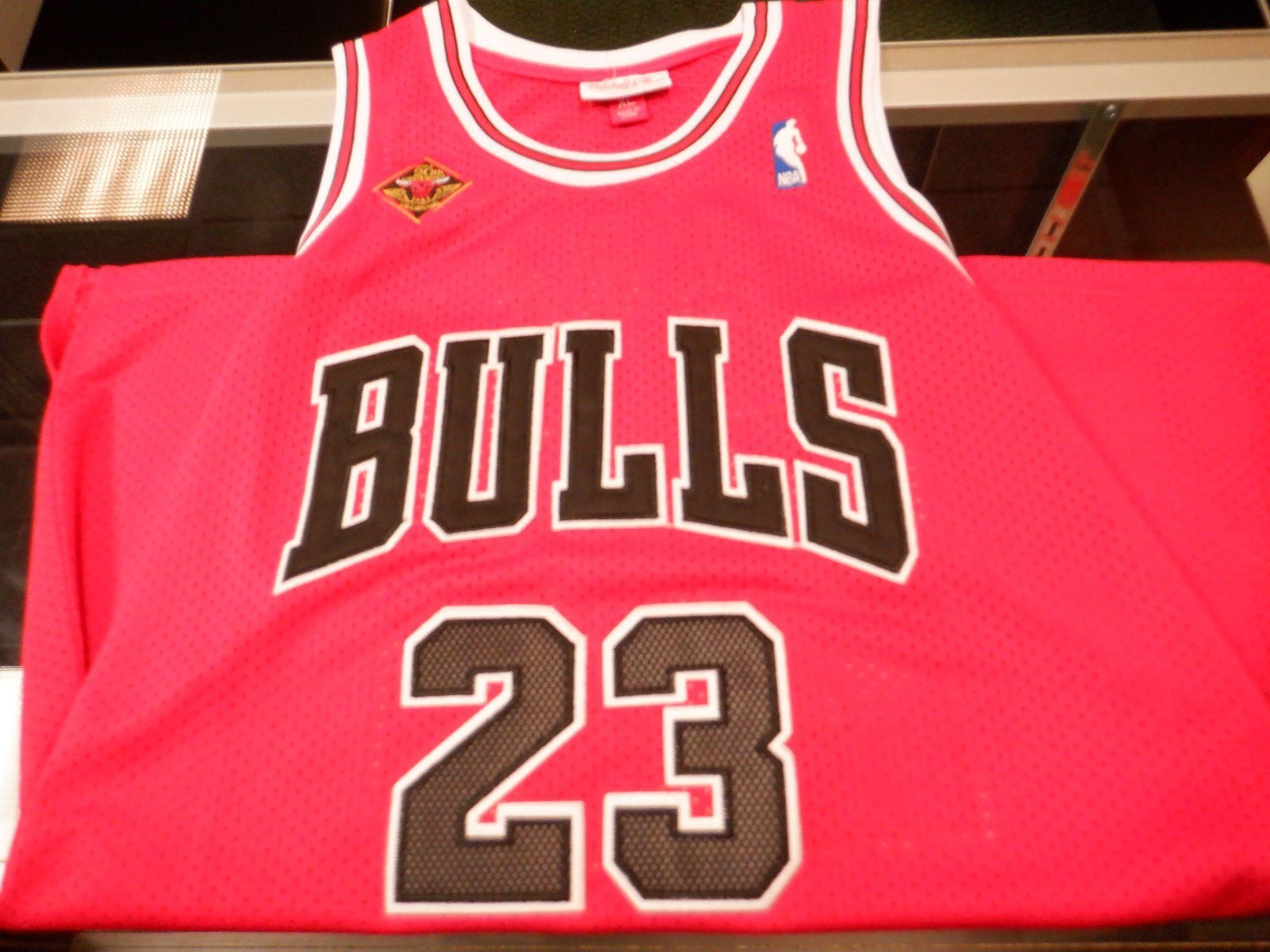 MICHAEL JORDAN THROWBACK BULLS JERSEY WITH TAGS