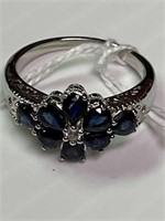 925 Ring with stones in flower pattern