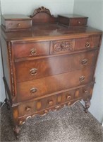 Antique Beautiful Six Drawer Dresser with Wooden