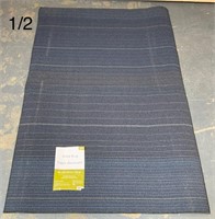4' x 6' Area Rug (see 2nd photo)