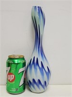Vase décoratif coloré en verre