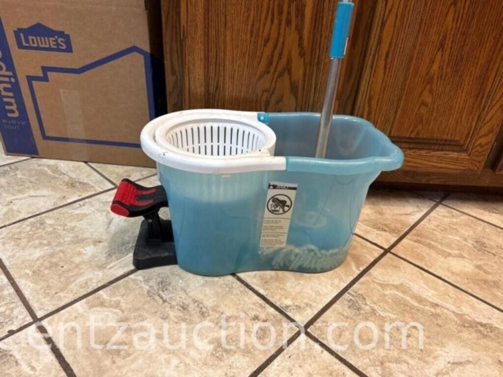 MOP W/ BUCKET