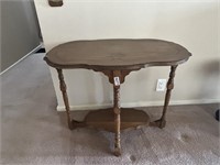 ANTIQUE WOOD END TABLE (GOOD COND)