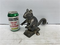 Squirrel nut cracker