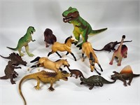 ASSORTED LOT OF RUBBER DINOSAURS & BREYER HORSES