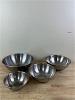 Set of metal mixing bowls