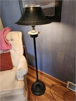 Standing metal lamp