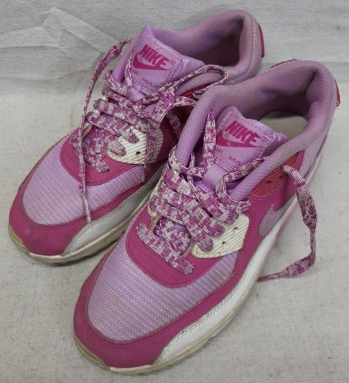 C12) Nike 5.5 Youth Pink Air Max Shoes