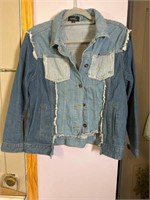 Pyramid Collection Women's Denim Jacket