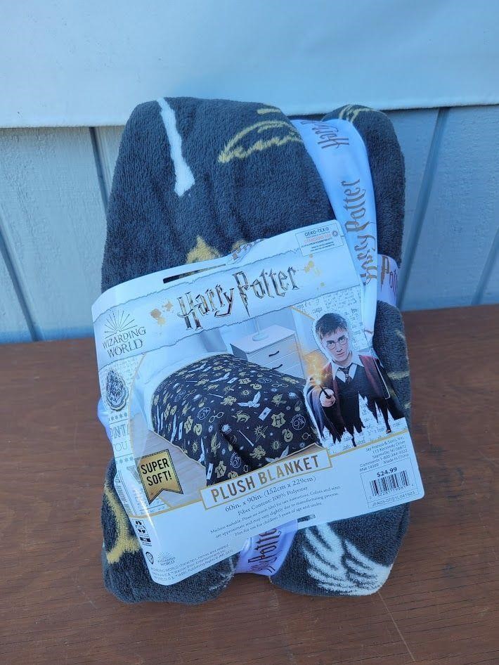 NEW HARRY POTTER Plush Blanket