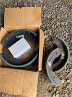 NEW - 2 sets- school bus brake shoes