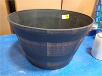Large 15-in plastic barrel flower pot